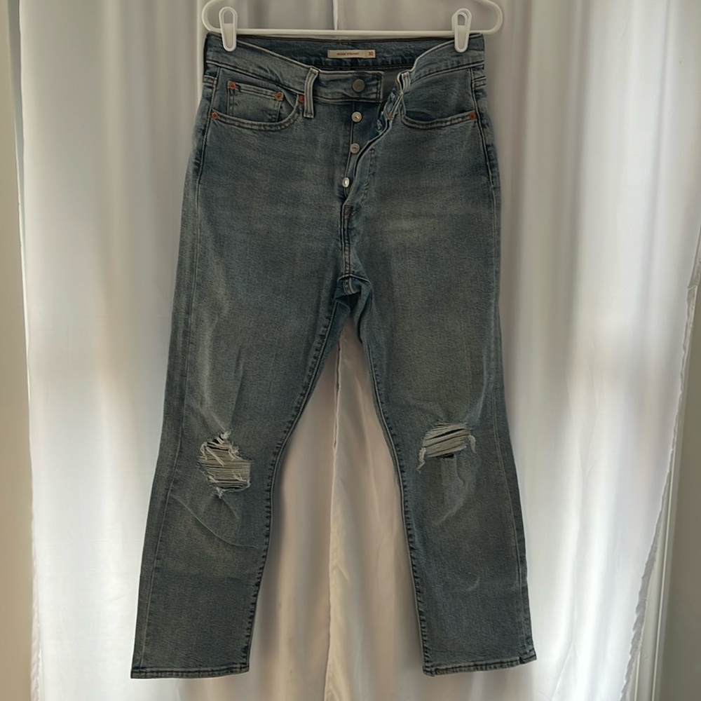 Levi’s Wedgie Straight button-fly size 30